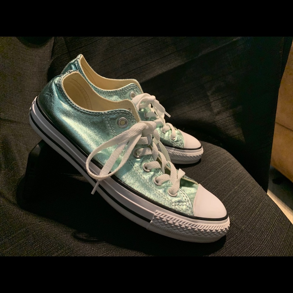 Women’s Converse Size 8